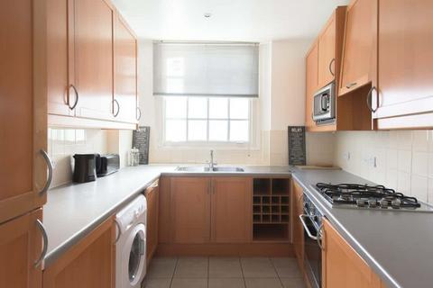 4 bedroom terraced house to rent, Queen's Gate Mews