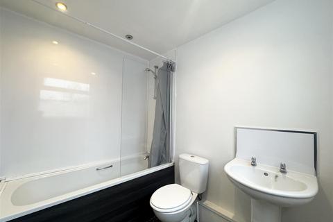 2 bedroom terraced house to rent, Lewes Road, Darlington