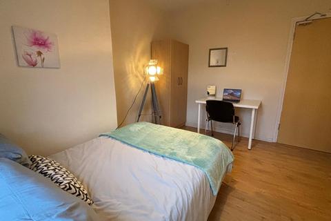 undefined, Wyndham Estate, London SE5