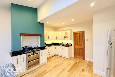 3 bedroom semi-detached house to rent, Margaret Grove, Harborne