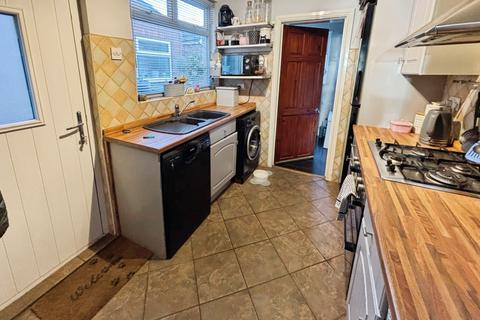 3 bedroom terraced house for sale, Station Road, Walkeringham, Doncaster, DN10 4JJ