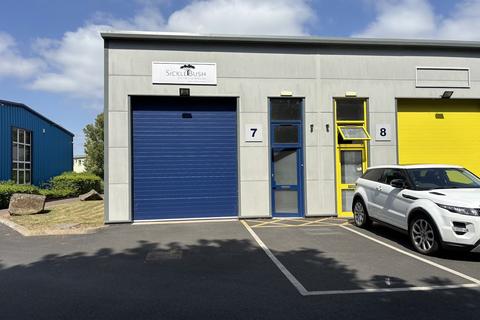 Warehouse to rent - Unit 7, The Enterprise Centre, Keytec 7 Business Park, Kempton Road, Pershore, WR10 2TA