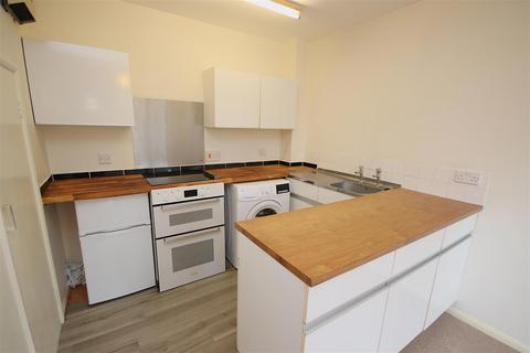 1 bedroom end of terrace house to rent, Kerridge Close, Cambridge CB1