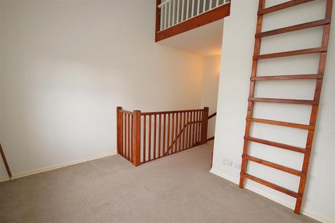 1 bedroom end of terrace house to rent, Kerridge Close, Cambridge CB1