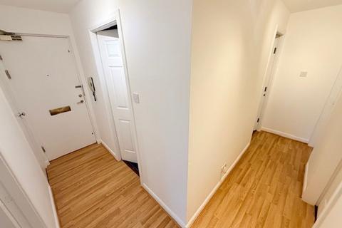 3 bedroom flat to rent, Mid Street, Kirkcaldy, KY1