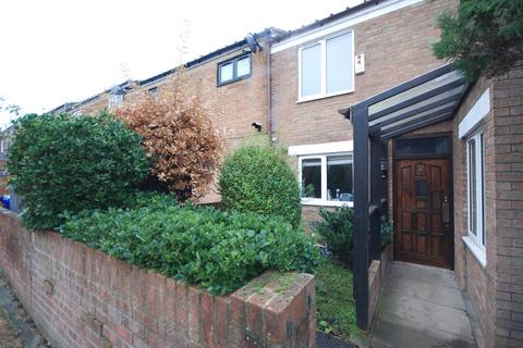 4 bedroom property to rent, Little Dimocks, London SW12