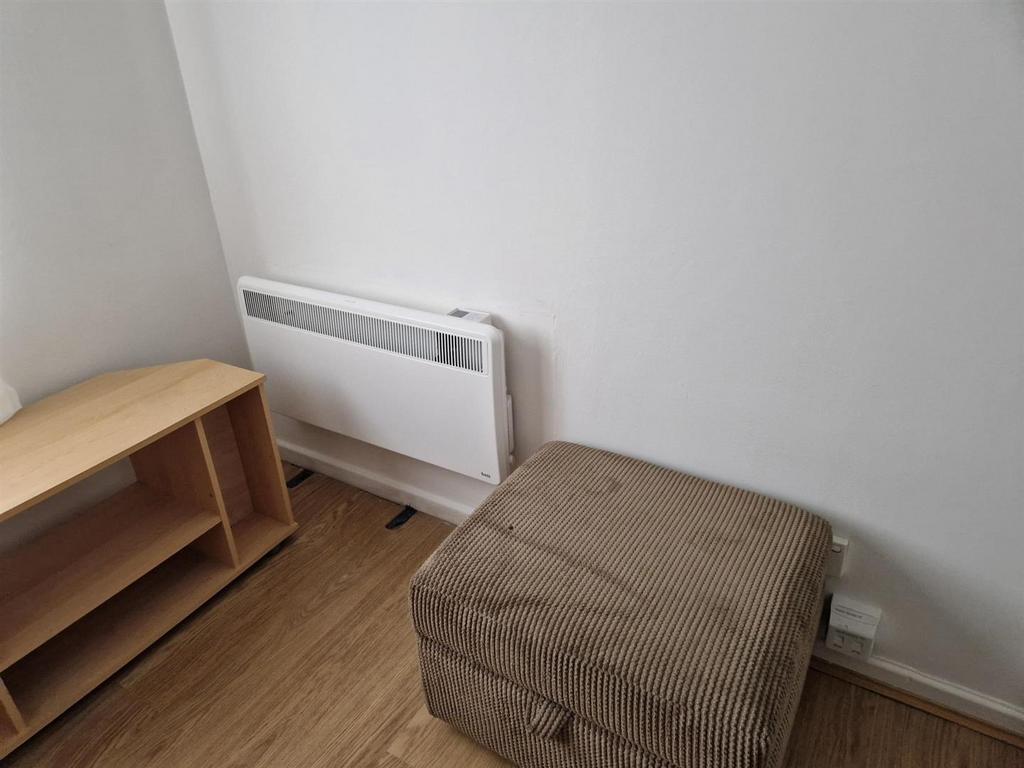 Lounge 1.jpg