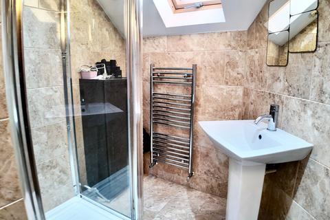 6 bedroom end of terrace house for sale, Maes Yr Afon, Pontllanfraith, NP12