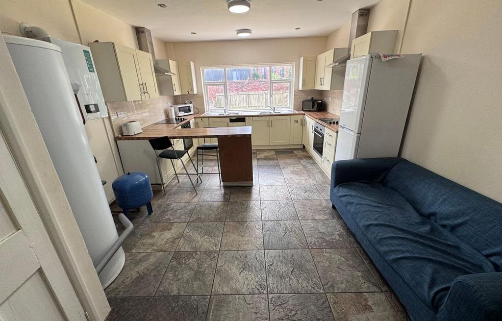 Communal Kitchen 1