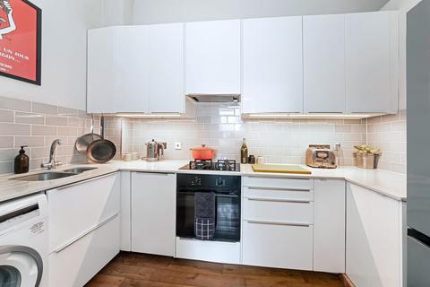 2 bedroom apartment for sale, Thicket Road, London, SE20