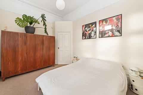 2 bedroom apartment for sale, Thicket Road, London, SE20