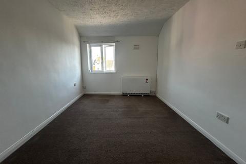 1 bedroom property to rent, Chamberlaine Road, Weymouth DT4