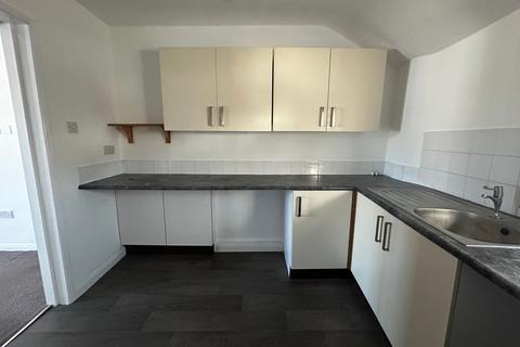 1 bedroom property to rent, Chamberlaine Road, Weymouth DT4