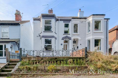 4 bedroom semi-detached house to rent, Station Road, Drayton, NR8
