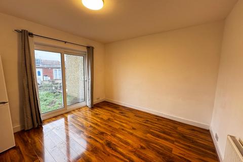 1 bedroom flat to rent, Eastcote Lane, Harrow, HA2