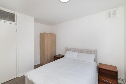3 bedroom flat to rent, Tonsley Street, Lincoln Court Tonsley Street, SW18