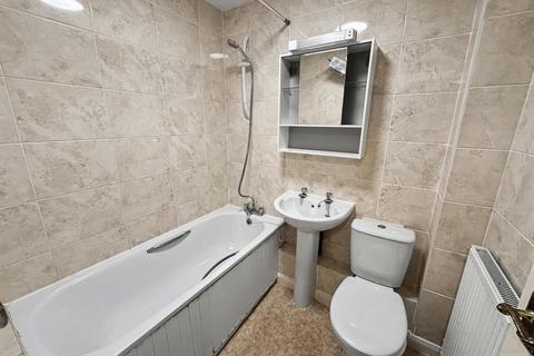 1 bedroom flat for sale, South Coast Road, Peacehaven, BN10 8ER