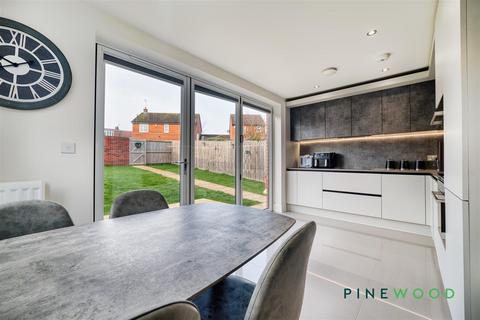 3 bedroom detached house for sale, Rock Art Close, Worksop S80