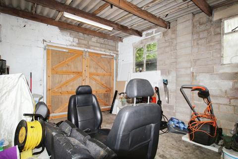 3 bedroom semi-detached house to rent, Bremhill, Calne, SN11