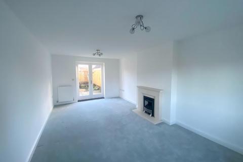 3 bedroom semi-detached house to rent, Delphinium Drive, Langport