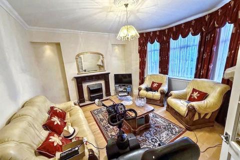3 bedroom end of terrace house for sale, The Walk, Ebbw Vale, Blaenau Gwent, NP23 6AY