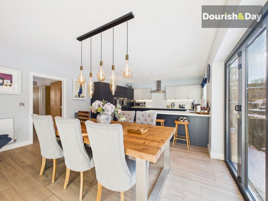 Dining kitchen