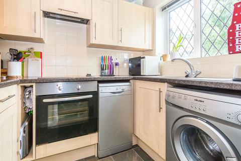 2 bedroom terraced house to rent, Statham Court, Bracknell, RG42