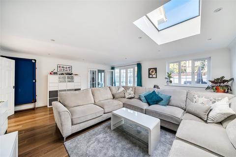 4 bedroom detached house for sale, Wentworth Close, Ripley, Surrey, GU23