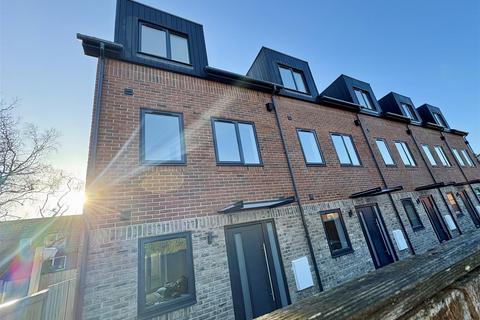 3 bedroom house for sale, Princes Road, Ferndown
