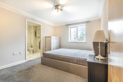 2 bedroom flat to rent, Devonshire Street, London, W4