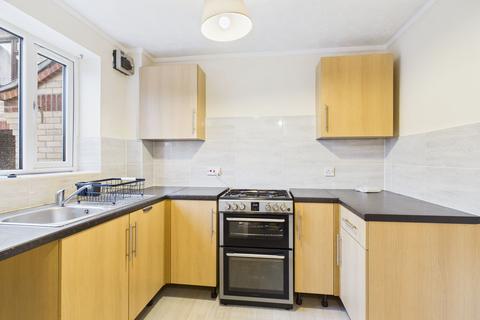 2 bedroom terraced house to rent, Juniper Close, Thetford, IP24