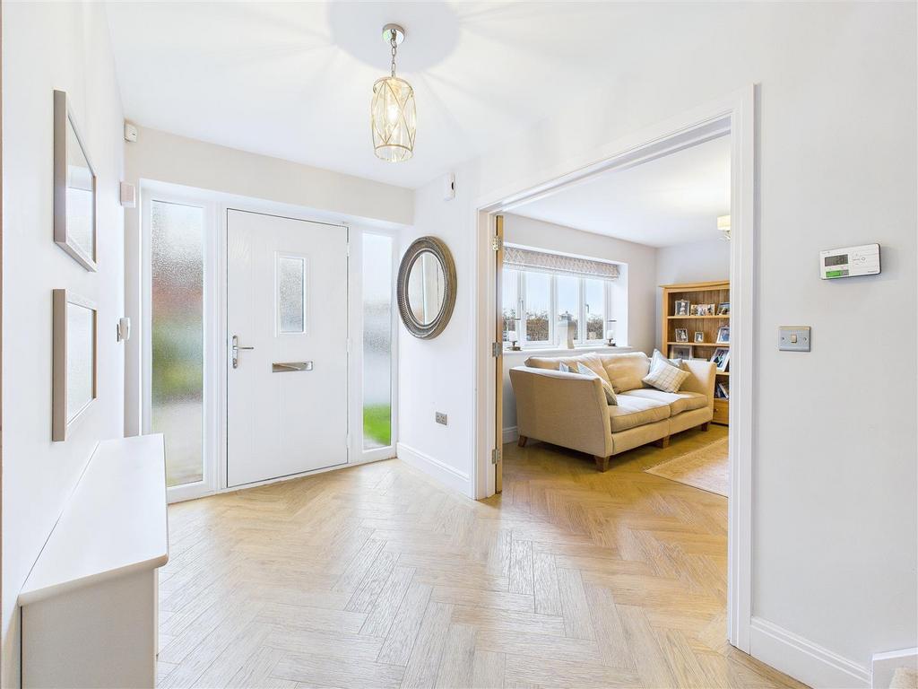 CAM04366 G0-PR0160-STILL006.jpg