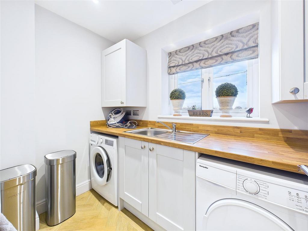 CAM04366 G0-PR0160-STILL024.jpg