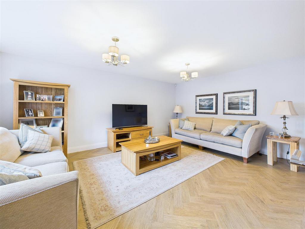 CAM04366 G0-PR0160-STILL010.jpg