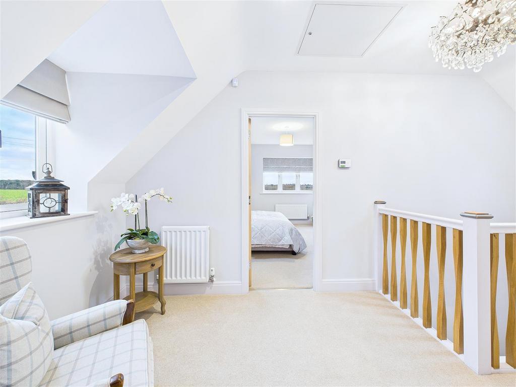 CAM04366 G0-PR0160-STILL029.jpg