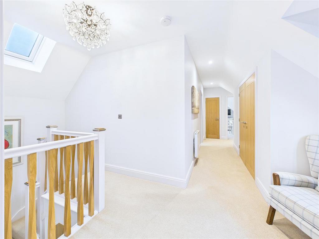 CAM04366 G0-PR0160-STILL030.jpg