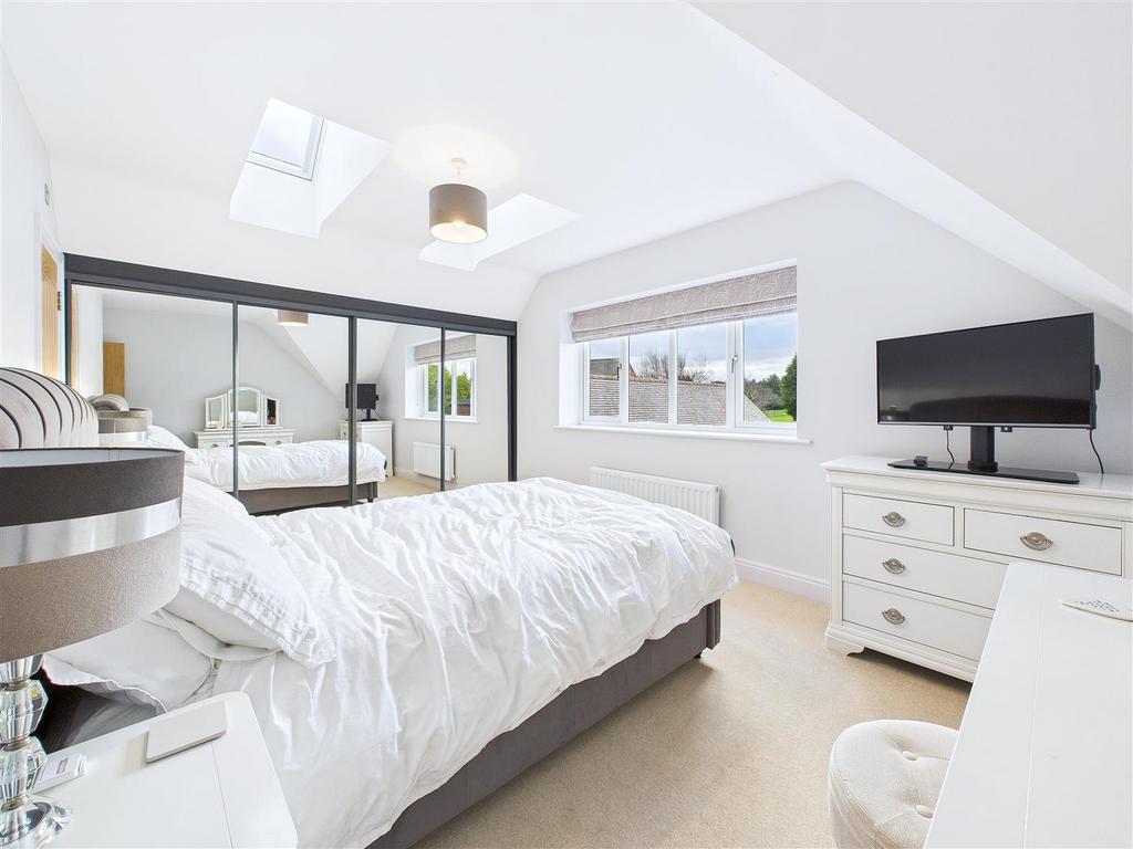 CAM04366 G0-PR0160-STILL036.jpg