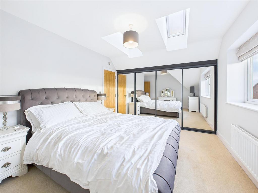 CAM04366 G0-PR0160-STILL037.jpg