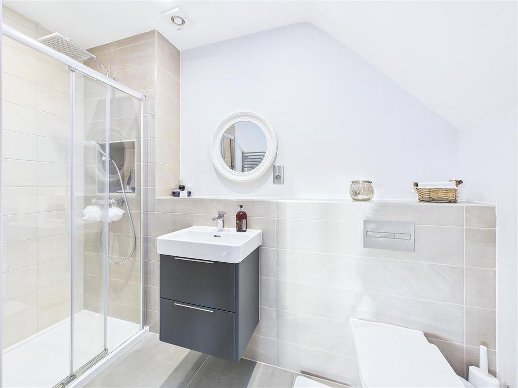 CAM04366 G0-PR0160-STILL038.jpg