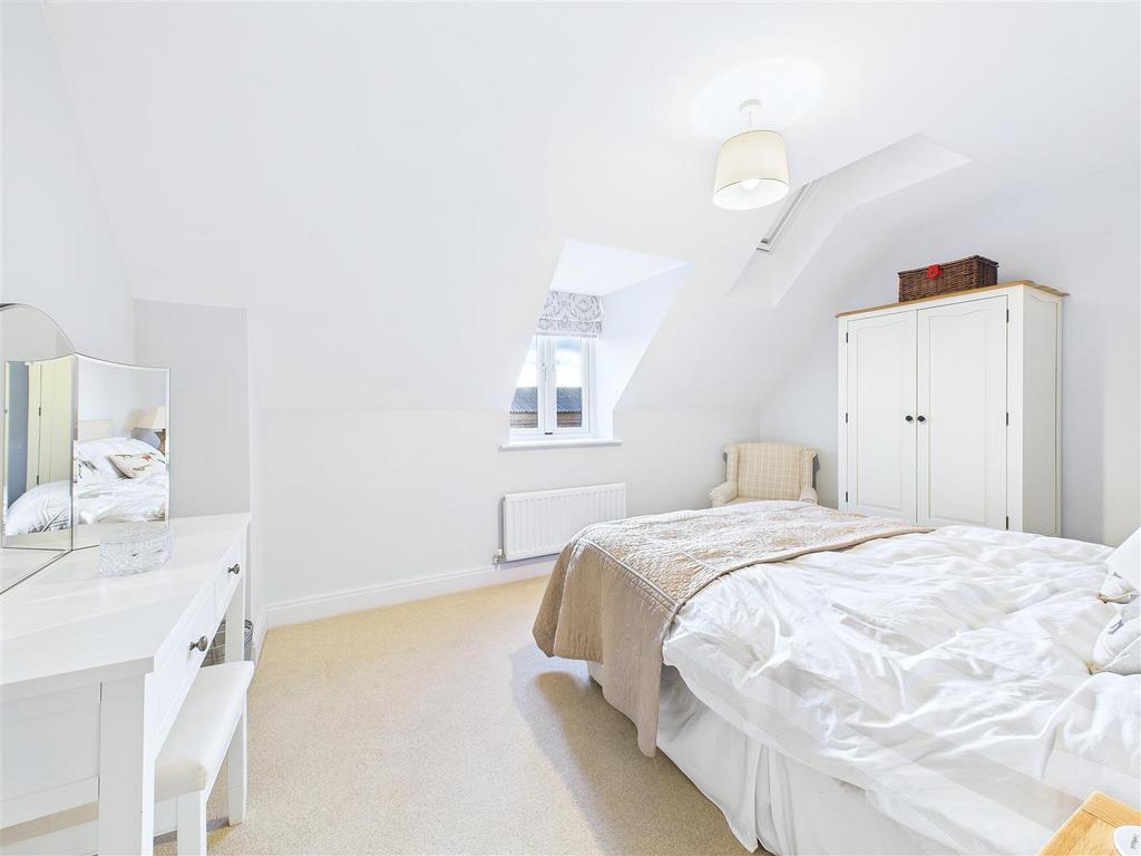 CAM04366 G0-PR0160-STILL040.jpg