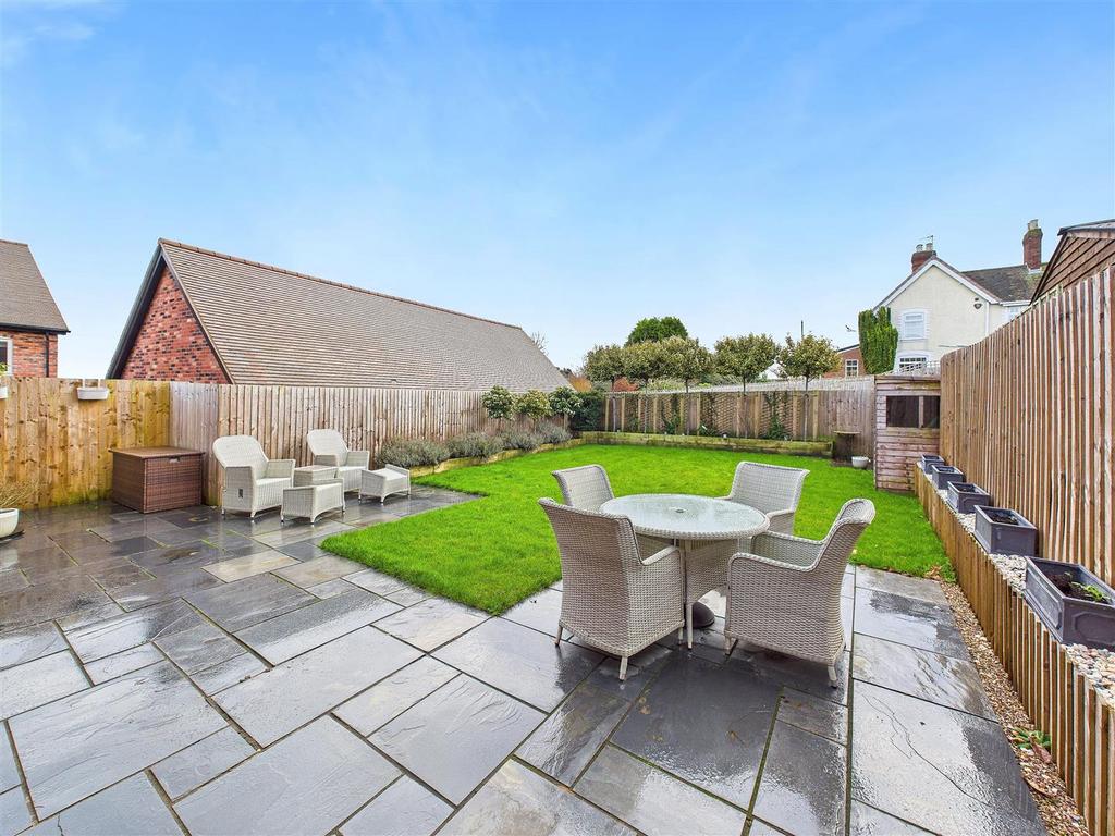 CAM04366 G0-PR0160-STILL025.jpg