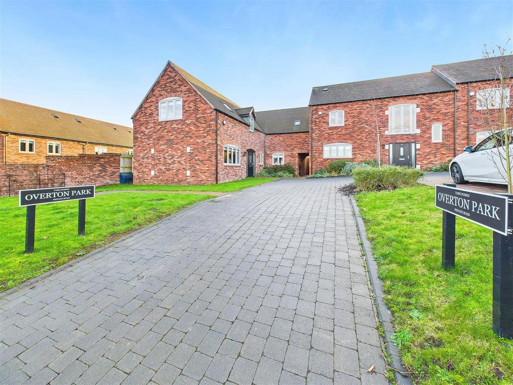 CAM04366 G0-PR0160-STILL043.jpg