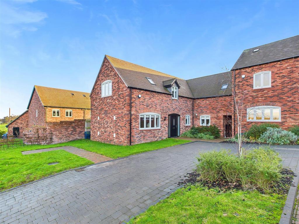 CAM04366 G0-PR0160-STILL045.jpg