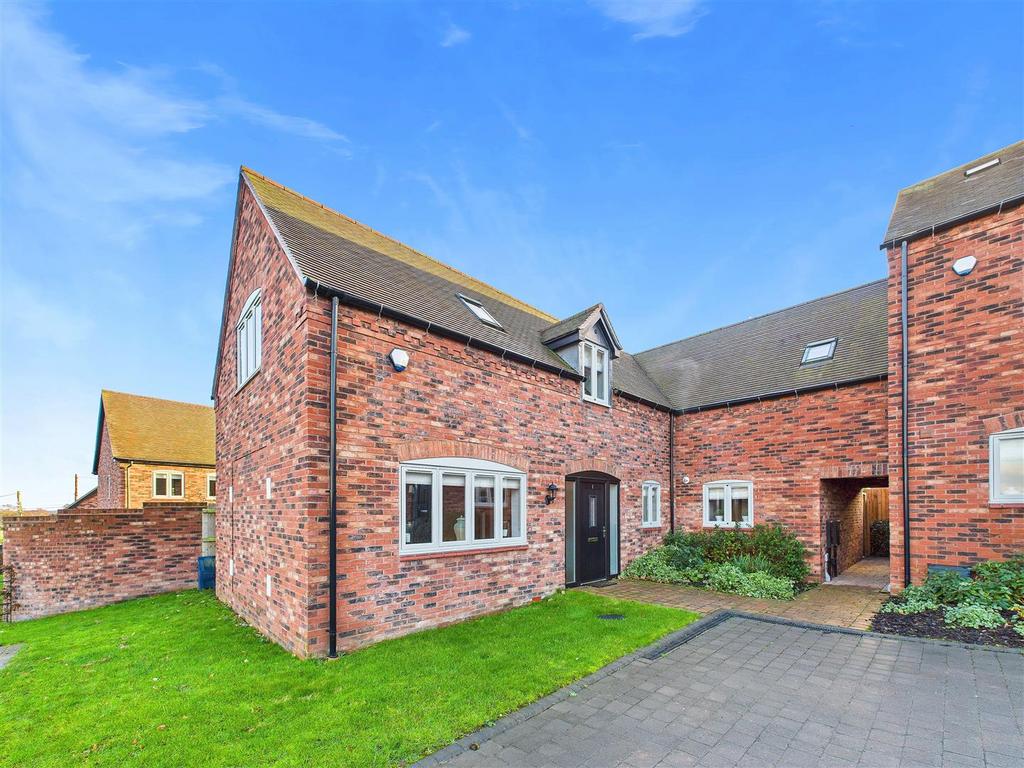 CAM04366 G0-PR0160-STILL046.jpg