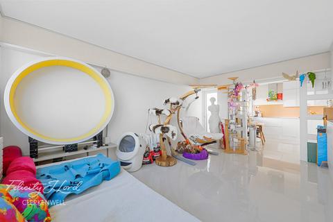 2 bedroom apartment for sale, Skinner Street, London