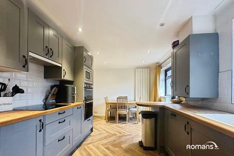 3 bedroom semi-detached house for sale, Stravinsky Road, Basingstoke, Hampshire