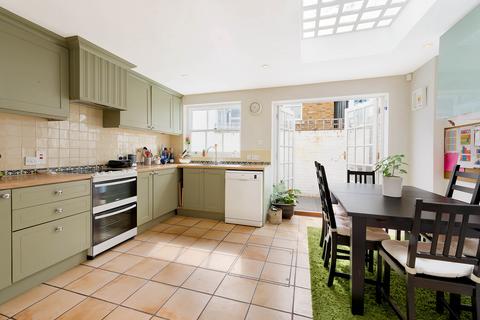 undefined, Fairholt Street, SW7