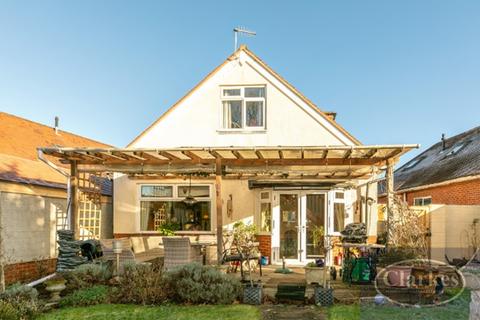 4 bedroom chalet for sale, Headswell Avenue, Bournemouth, Dorset