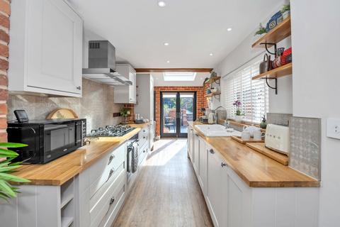 2 bedroom property to rent, Bishops Road, Bury St. Edmunds, IP33