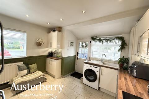 2 bedroom detached bungalow for sale, Thackeray Drive, Stoke-On-Trent ST3